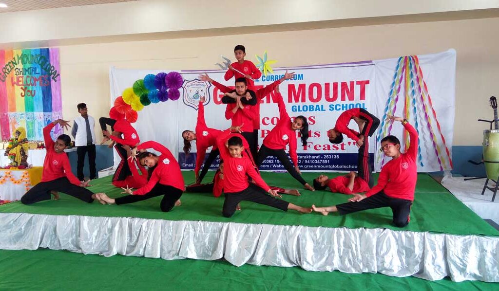 Green Mount Global School, Korali, Bhimtal organized Parents Day / Prize giving ceremony. The students presented very colorful / cultural programs. The Chief Guest Prof.  S.N. Mourya – Vice Chancellor Veterinary University, Mathura presented award to outstanding students.