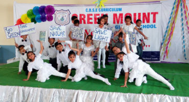 Green Mount Global School, Korali, Bhimtal organized Parents Day / Prize giving ceremony. The students presented very colorful / cultural programs. The Chief Guest Prof.  S.N. Mourya – Vice Chancellor Veterinary University, Mathura presented award to outstanding students.