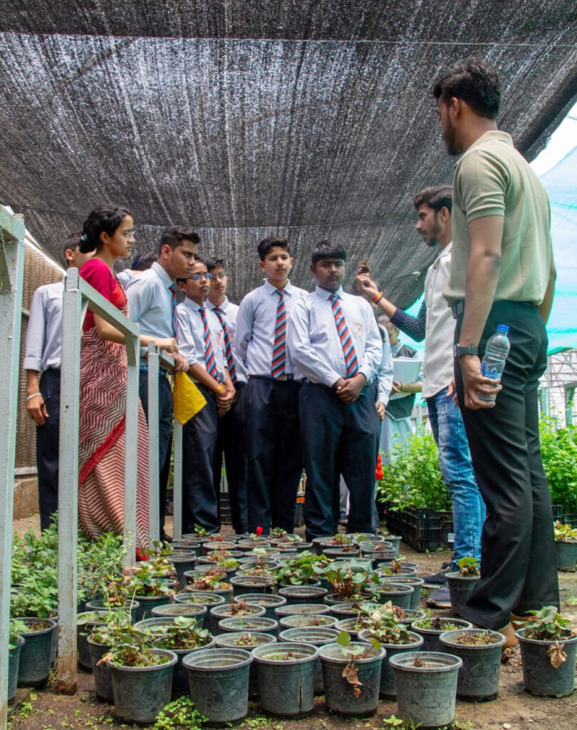 School organized a study tour for class IX and X to ‘Indo-Dutch Horticulture Technologies (p) Ltd’. It is a research organization located at Chafi area in Bhimtal. It’s a joint project of India and Netherlands that work together for the improvement in agricultural technologies like aeroponics, hydroponics & vertical farming. This organization has collaborated with COCA-COLA company for a project ‘UNNATI APPLE MISSION’ in states like Uttarakhand and Himanchal Pradesh.